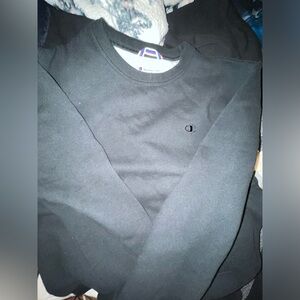 BLACK SMALL CHAMPION SWEATER.             WILLING TO NEGOTIATE WORN ALMOST NEW